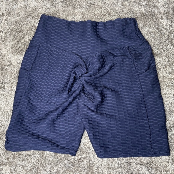 High Waisted Biker Shorts - Large - Picture 3 of 5
